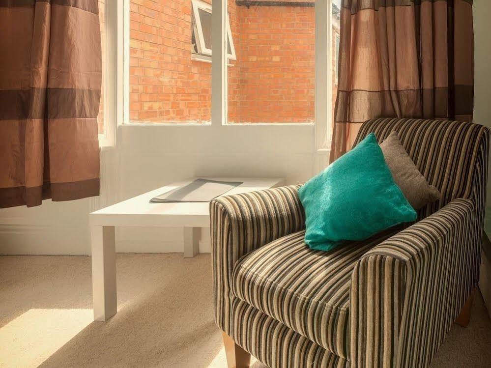 Austin Guest House Ворик Екстер'єр фото