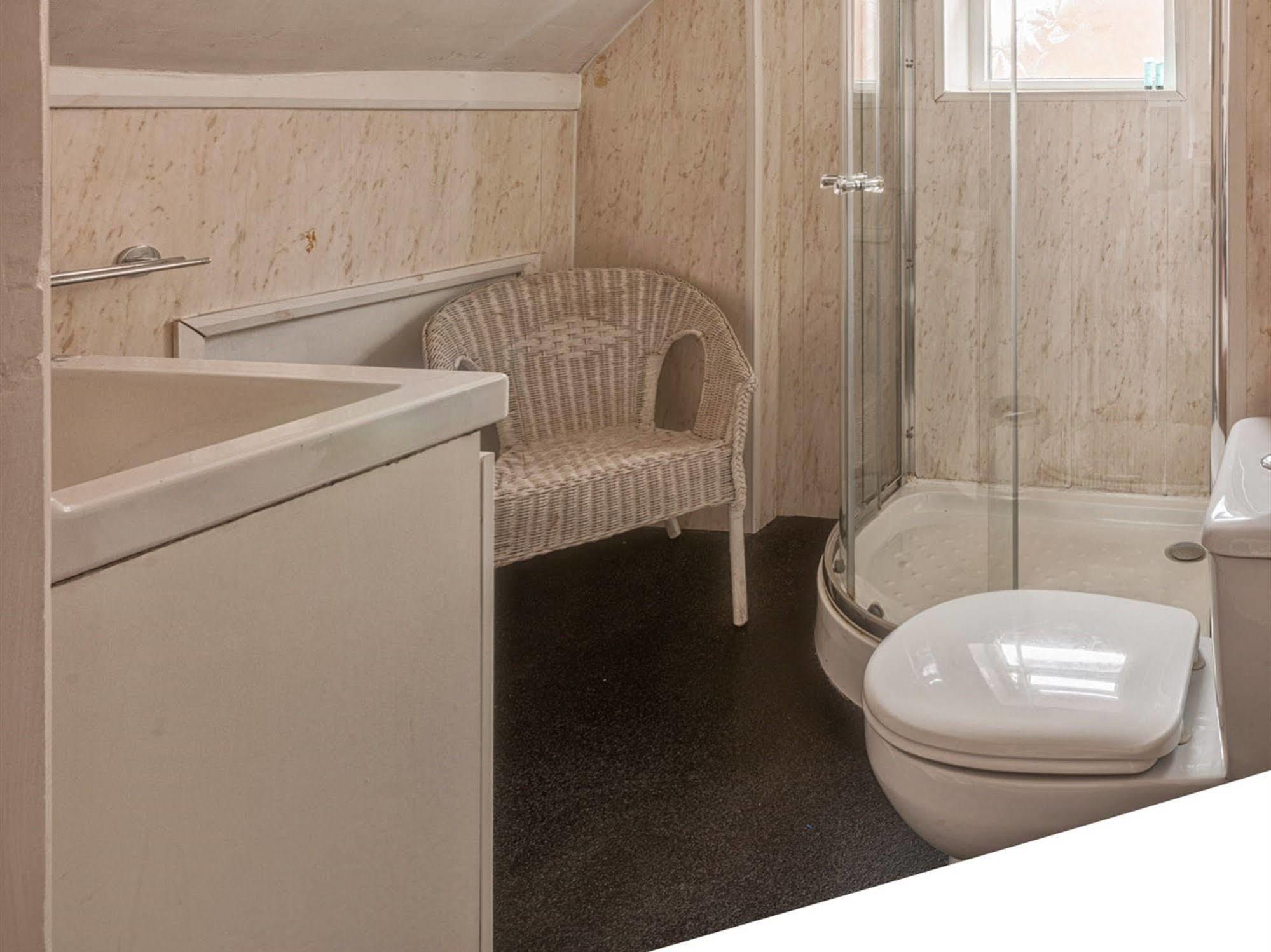 Austin Guest House Ворик Екстер'єр фото